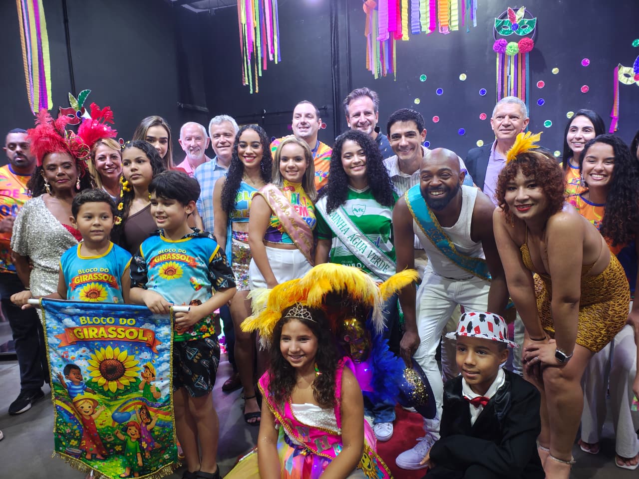 Carnaval 2026: Pacífico Júnior participa de apresentação dos blocos em Santos Dumont